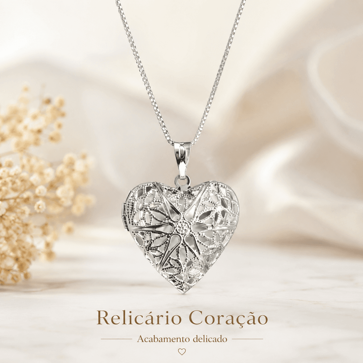 RELICARIO CORAÇÃO TRIANGULO PRATA